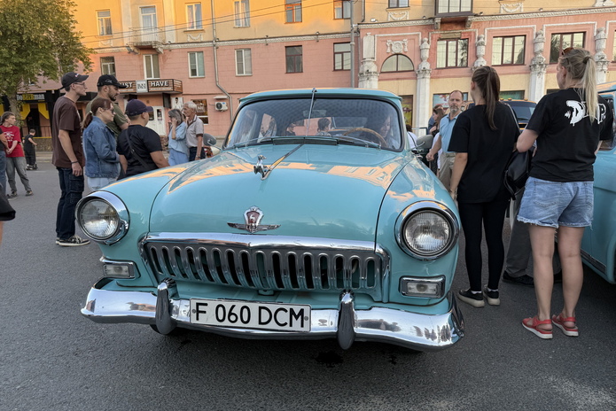 В Усть-Каменогорске прошла выставка ретро-автомобилей